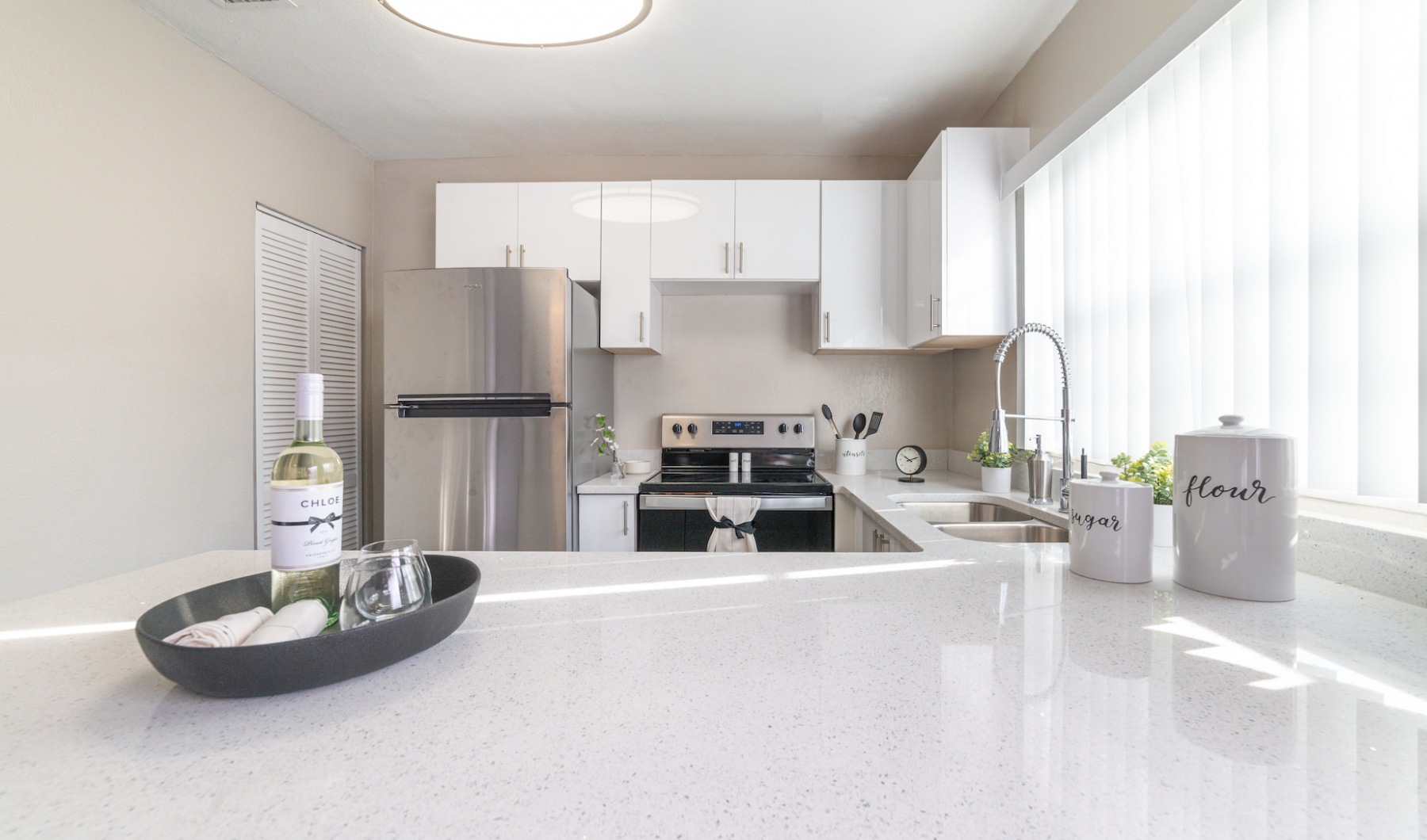 Stylish & Contemporary Stylish & Contemporary